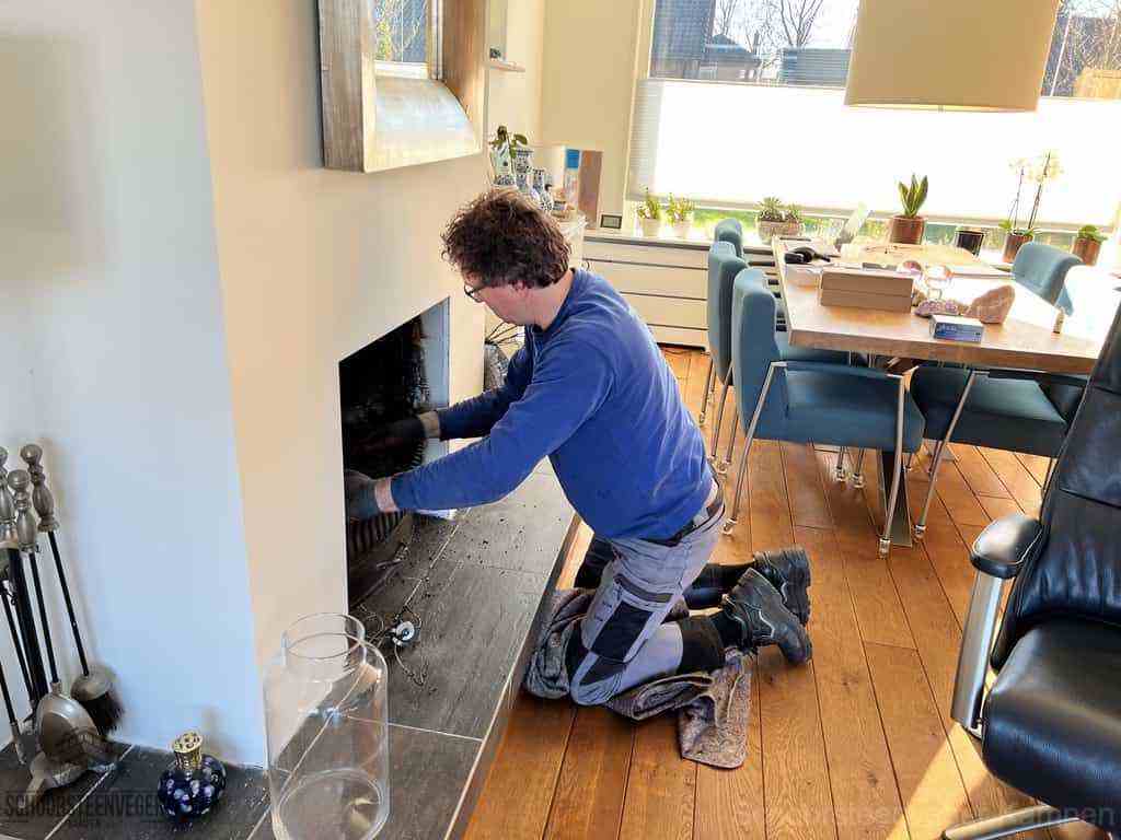 Schouwveger Kampen kleed schoorsteenreiniger Schouwveger Kampen kleed schoorsteenreiniger